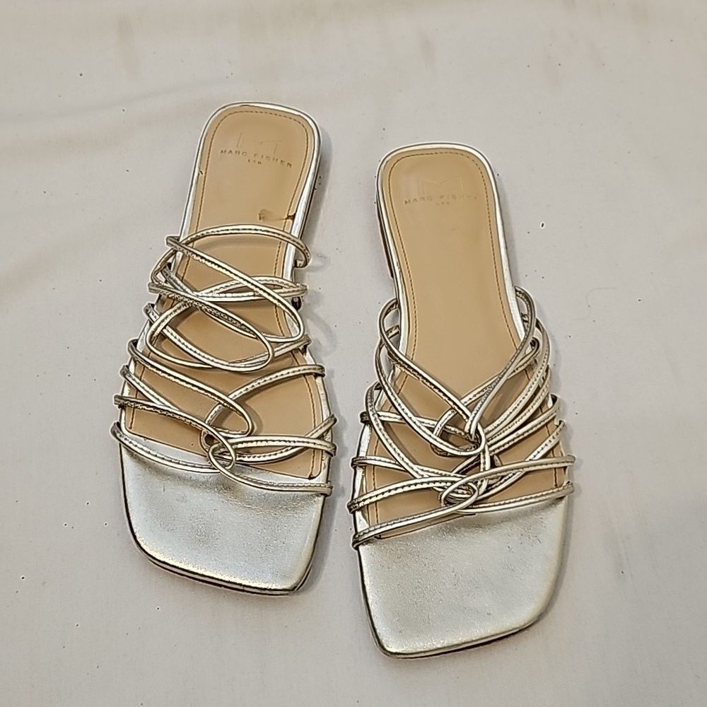 Marc Fisher Women's gold sandals sz 6.5 slides strappy